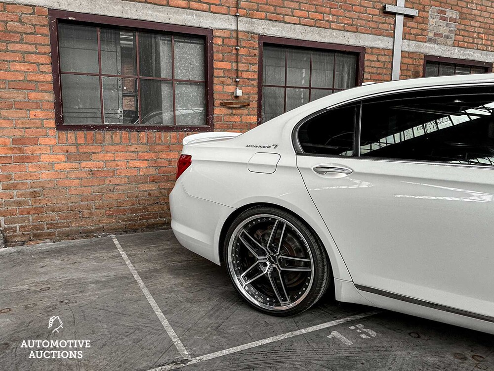 BMW ActiveHybrid7 4.4 V8 465PK 2012