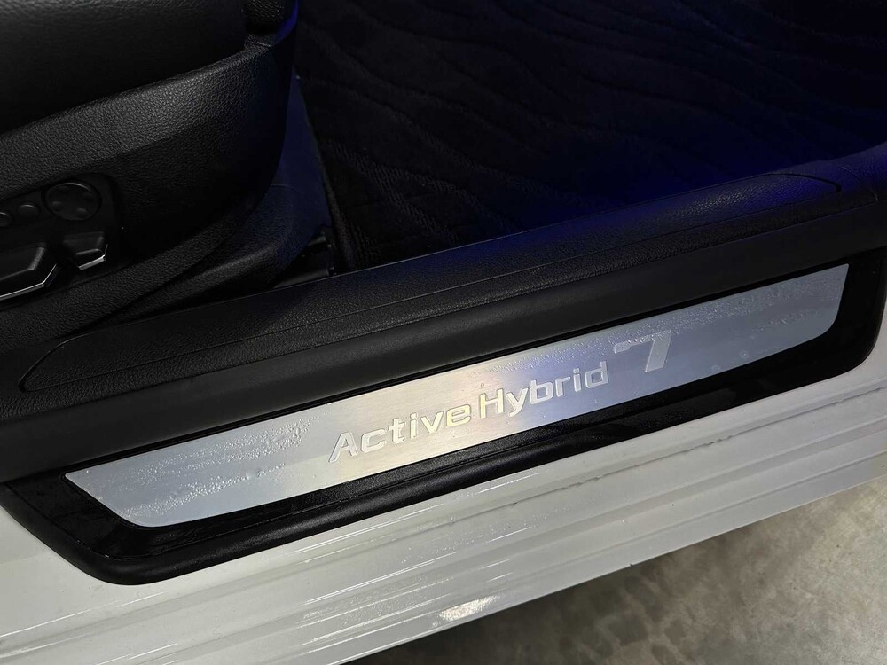 BMW ActiveHybrid7 4.4 V8 465PK 2012