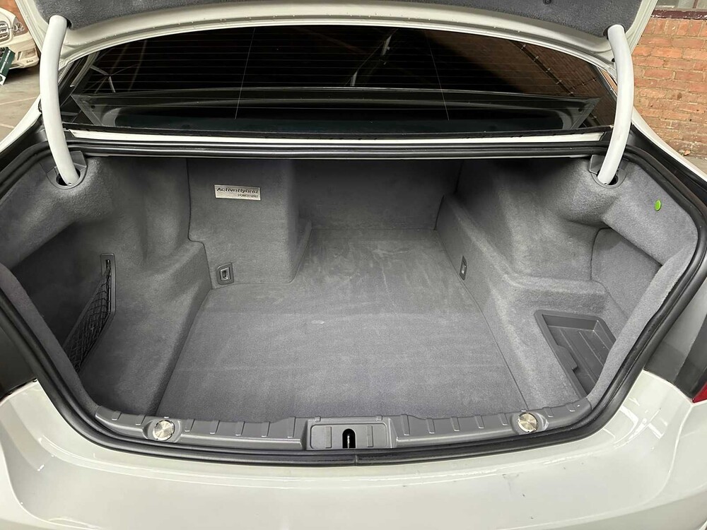 BMW ActiveHybrid7 4.4 V8 465PK 2012