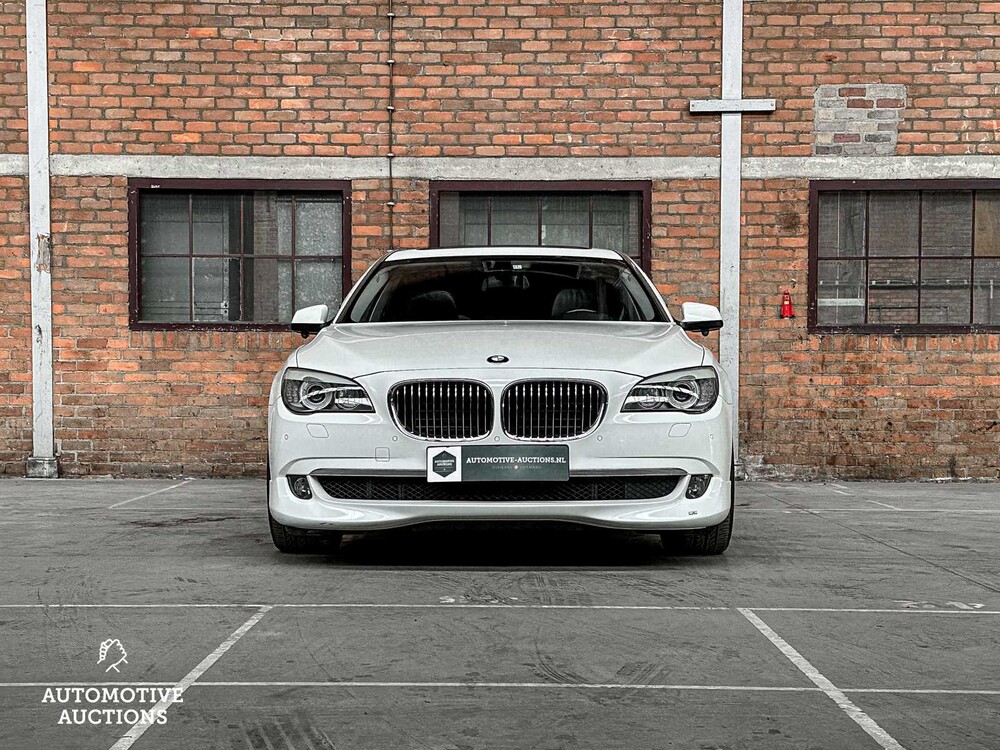 BMW ActiveHybrid7 4.4 V8 465PK 2012