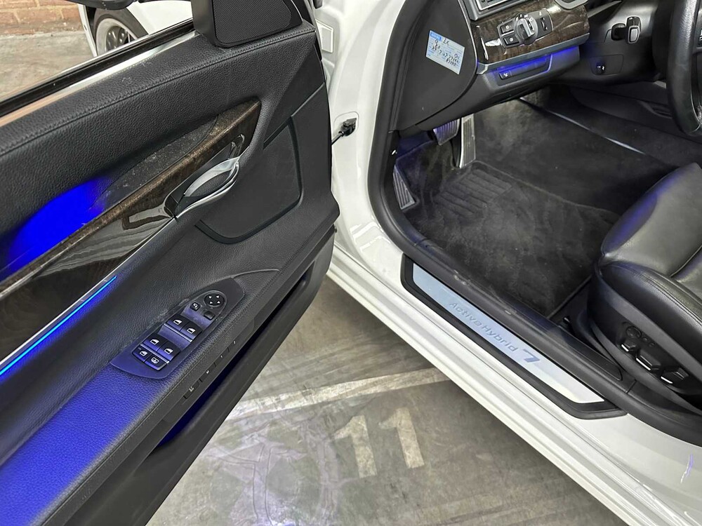BMW ActiveHybrid7 4.4 V8 465PK 2012