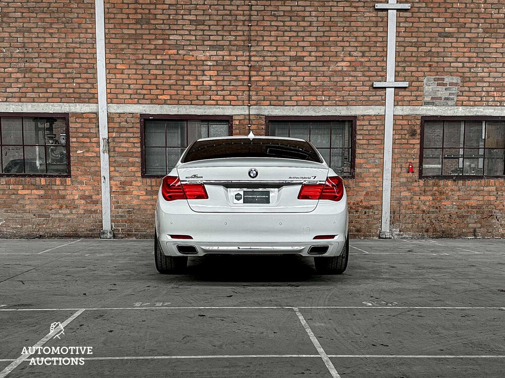 BMW ActiveHybrid7 4.4 V8 465PK 2012
