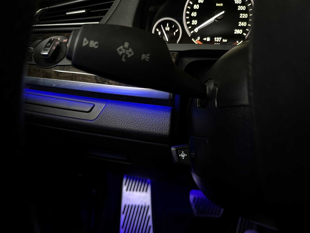 BMW ActiveHybrid7 4.4 V8 465PK 2012