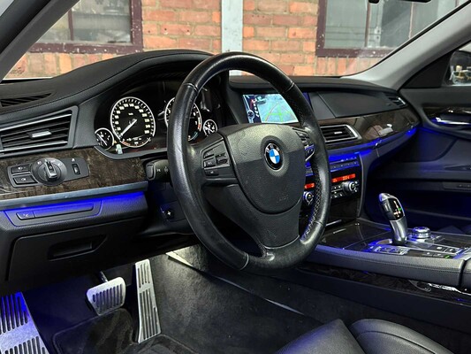 BMW ActiveHybrid7 4.4 V8 465PK 2012