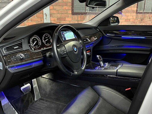 BMW ActiveHybrid7 4.4 V8 465HP 2012