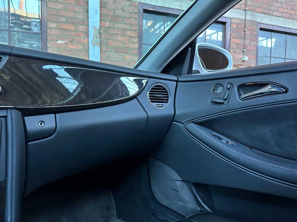 Mercedes-Benz CLS500 5.0 V8 306PS 2005 -Youngtimer-