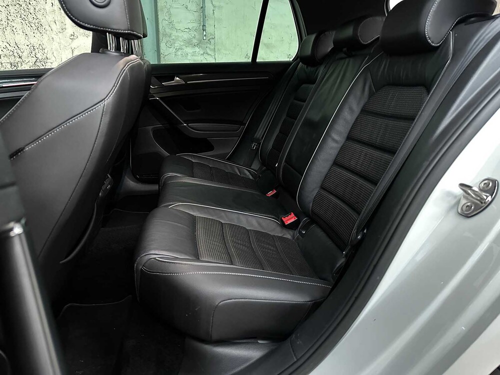 Volkswagen Golf 2.0 TDI GTD 184hp 2017, J-598-ZD