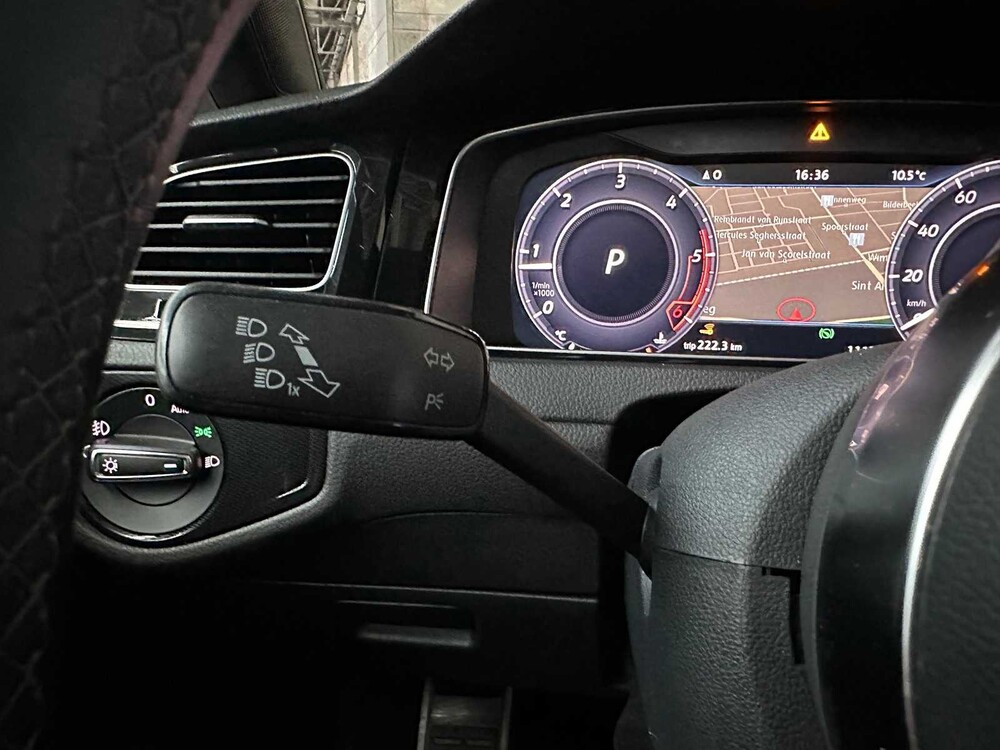 Volkswagen Golf 2.0 TDI GTD 184hp 2017, J-598-ZD