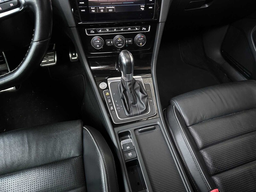 Volkswagen Golf 2.0 TDI GTD 184hp 2017, J-598-ZD