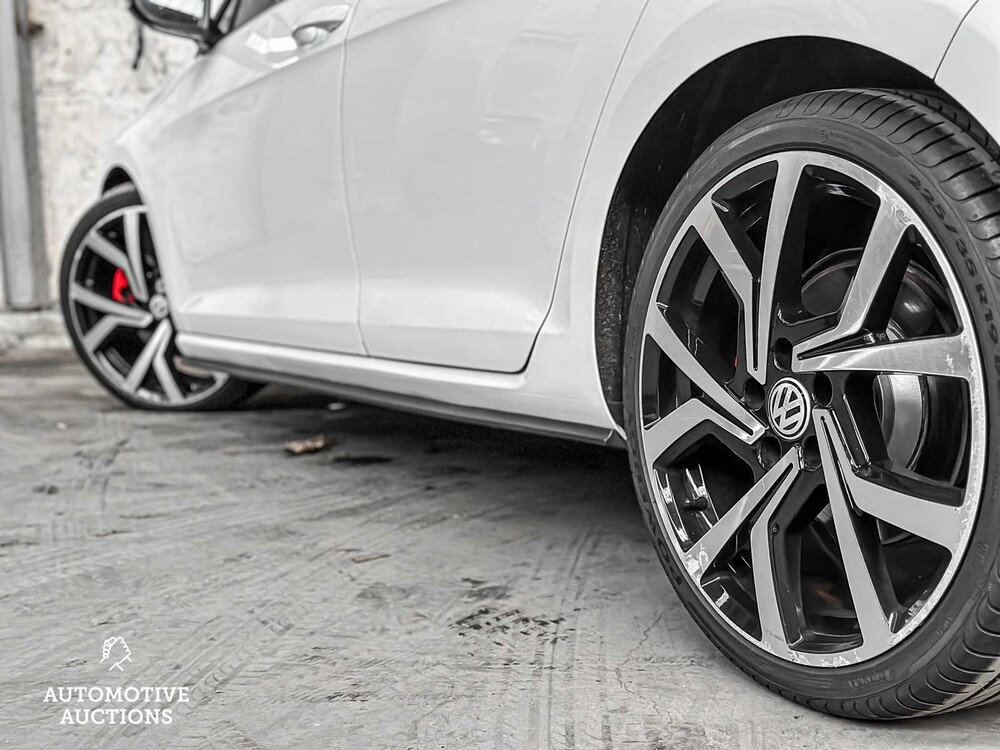 Volkswagen Golf 2.0 TDI GTD 184hp 2017, J-598-ZD