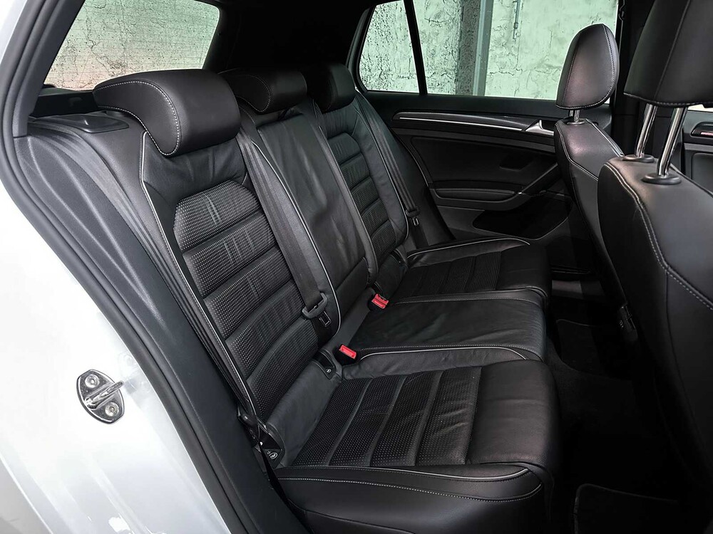 Volkswagen Golf 2.0 TDI GTD 184hp 2017, J-598-ZD