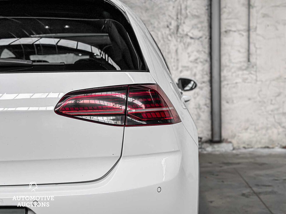 Volkswagen Golf 2.0 TDI GTD 184hp 2017, J-598-ZD