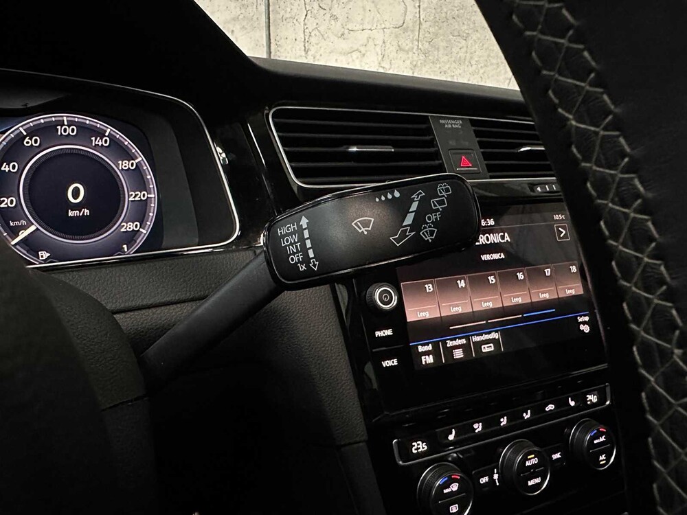 Volkswagen Golf 2.0 TDI GTD 184hp 2017, J-598-ZD