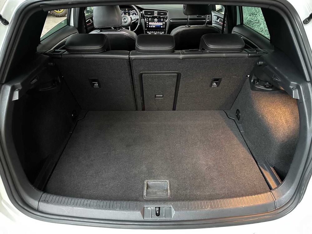 Volkswagen Golf 2.0 TDI GTD 184hp 2017, J-598-ZD