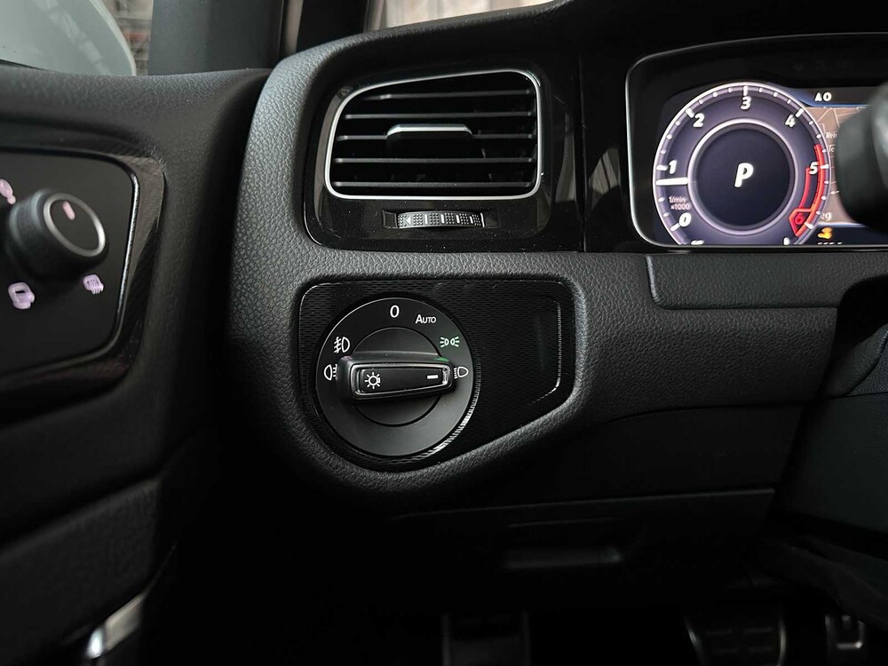 Volkswagen Golf 2.0 TDI GTD 184hp 2017, J-598-ZD