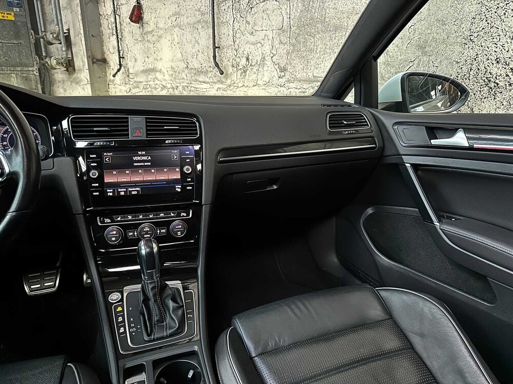 Volkswagen Golf 2.0 TDI GTD 184hp 2017, J-598-ZD