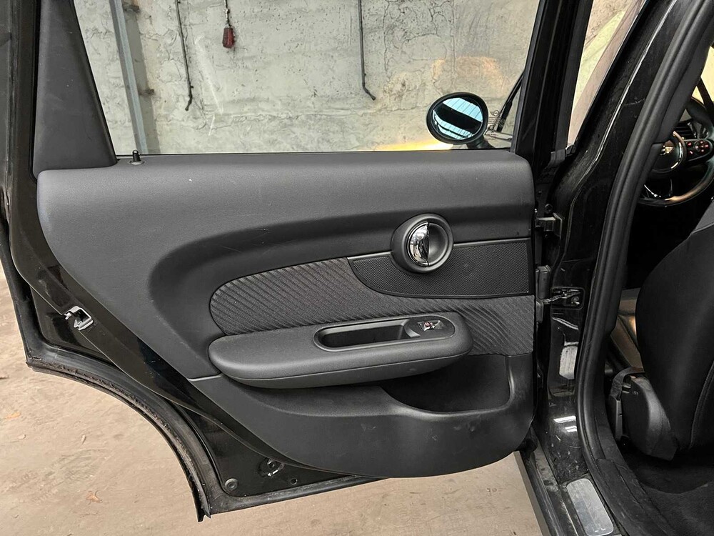 Mini Clubman 1.5 One Business 102hp 2016 -ORIG NL- JV-187-B