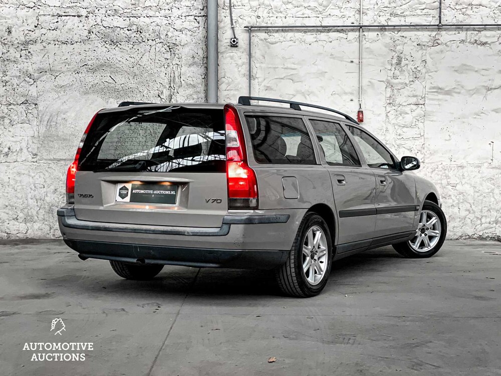 Volvo V70 2.4 Comfort Line 140PS 2002 -ORIG NL-, 86-JN-TV