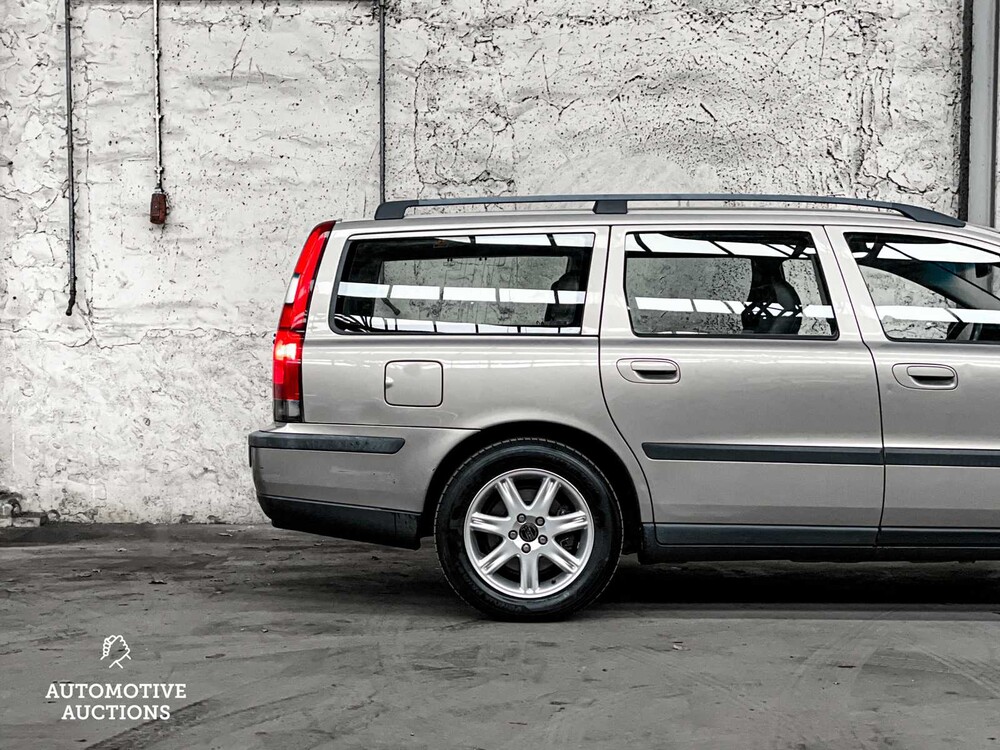 Volvo V70 2.4 Comfort Line 140PS 2002 -ORIG NL-, 86-JN-TV