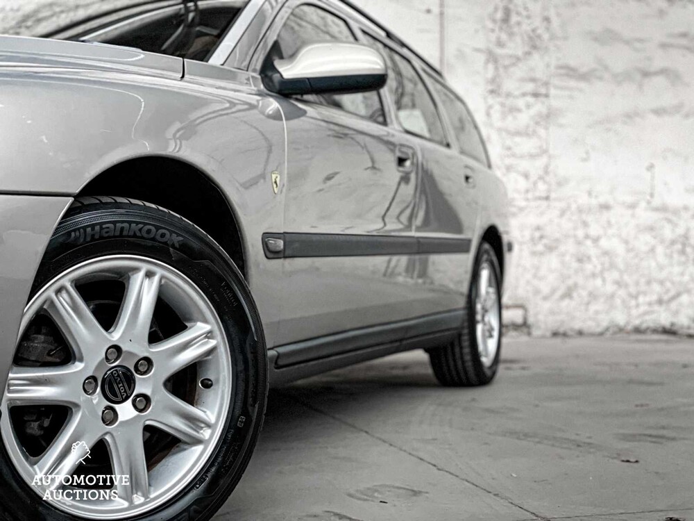 Volvo V70 2.4 Comfort Line 140PS 2002 -ORIG NL-, 86-JN-TV