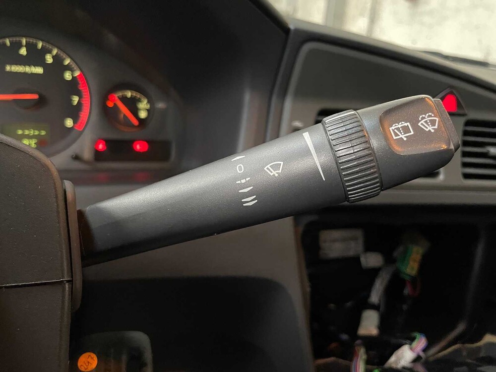 Volvo V70 2.4 Comfort Line 140PS 2002 -ORIG NL-, 86-JN-TV