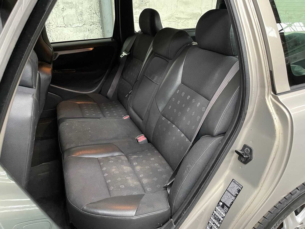 Volvo V70 2.4 Comfort Line 140PS 2002 -ORIG NL-, 86-JN-TV