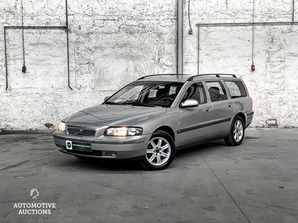 Volvo V70 2.4 Comfort Line 140PS 2002 -ORIG NL-, 86-JN-TV