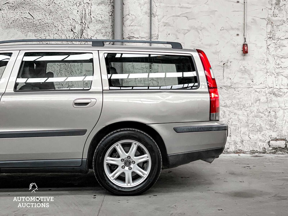 Volvo V70 2.4 Comfort Line 140PS 2002 -ORIG NL-, 86-JN-TV