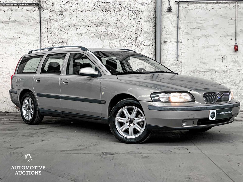 Volvo V70 2.4 Comfort Line 140PS 2002 -ORIG NL-, 86-JN-TV