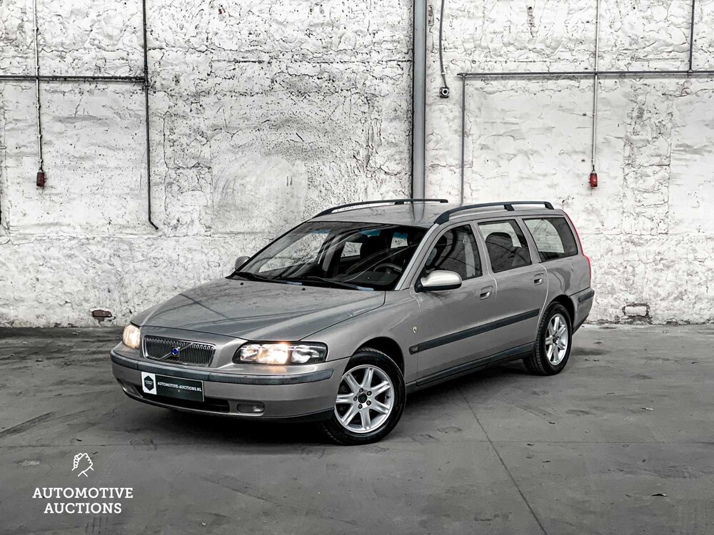 Volvo V70 2.4 Comfort Line 140PS 2002 -ORIG NL-, 86-JN-TV