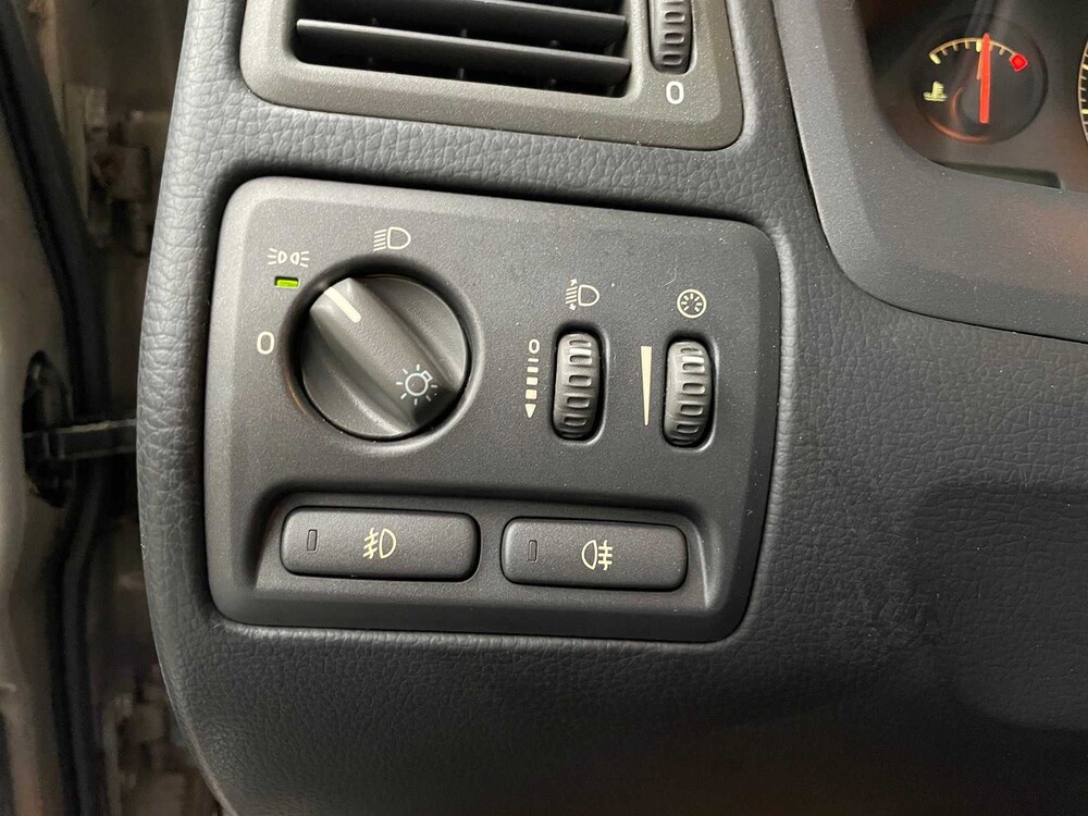 Volvo V70 2.4 Comfort Line 140PS 2002 -ORIG NL-, 86-JN-TV