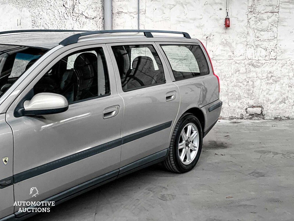 Volvo V70 2.4 Comfort Line 140PS 2002 -ORIG NL-, 86-JN-TV