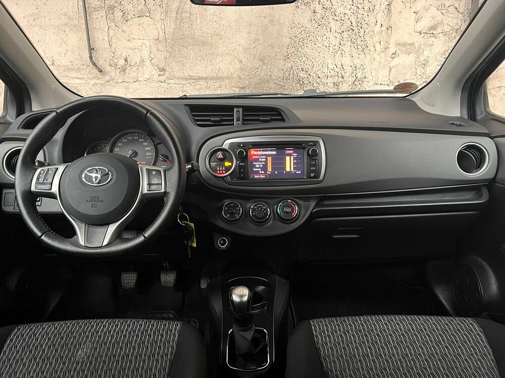 Toyota Yaris 1.0 VVT-i Trend 69hp 2014, X-605-GJ