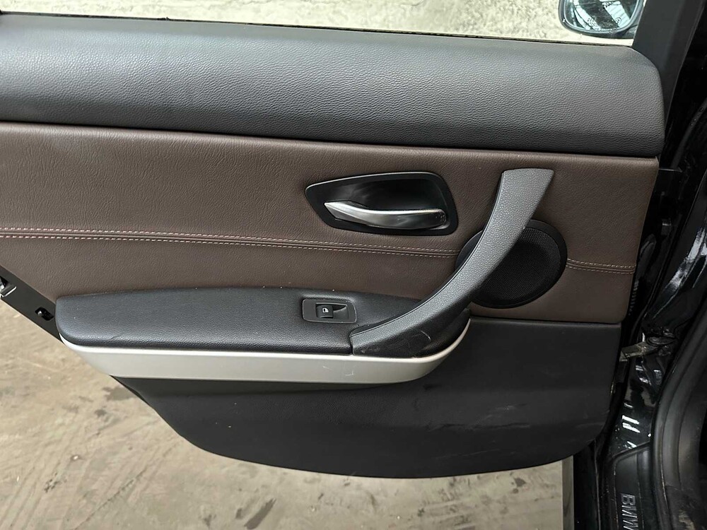 BMW 3 Series Touring 318i Luxury Line 143hp 2011, 05-XBL-8