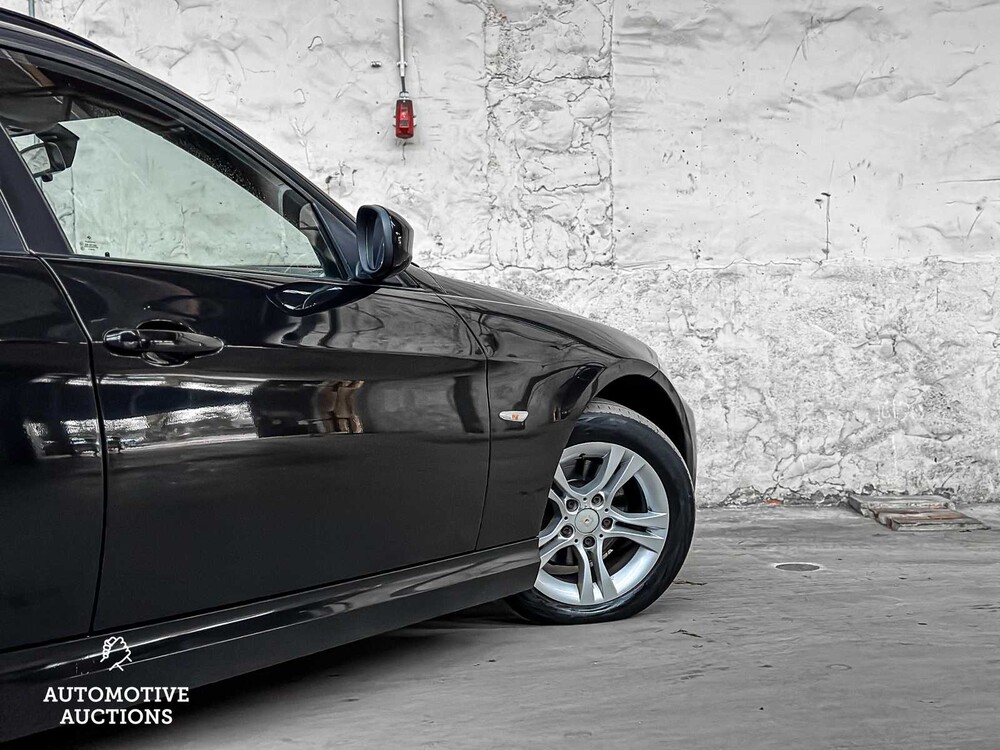 BMW 3 Series Touring 318i Luxury Line 143hp 2011, 05-XBL-8