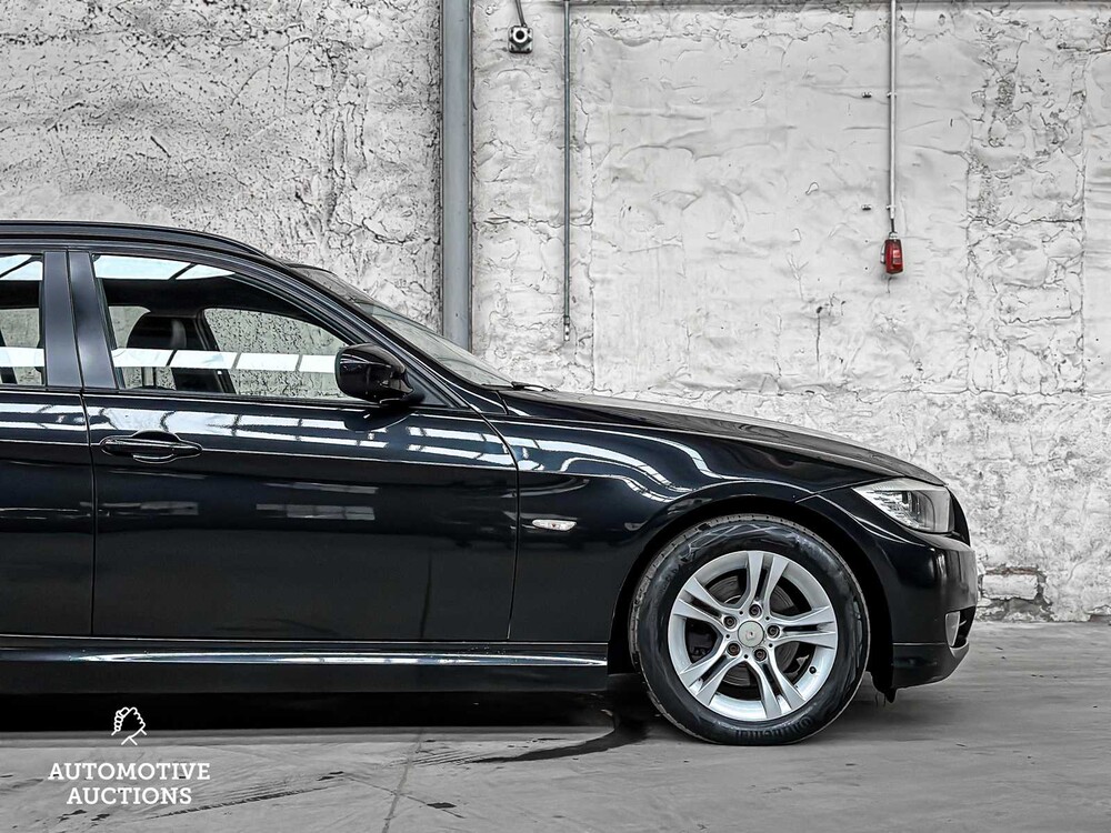 BMW 3 Series Touring 318i Luxury Line 143hp 2011, 05-XBL-8