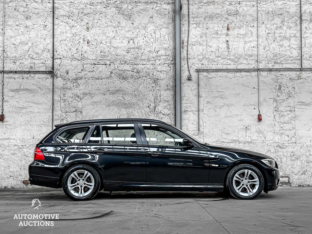 BMW 3 Series Touring 318i Luxury Line 143hp 2011, 05-XBL-8