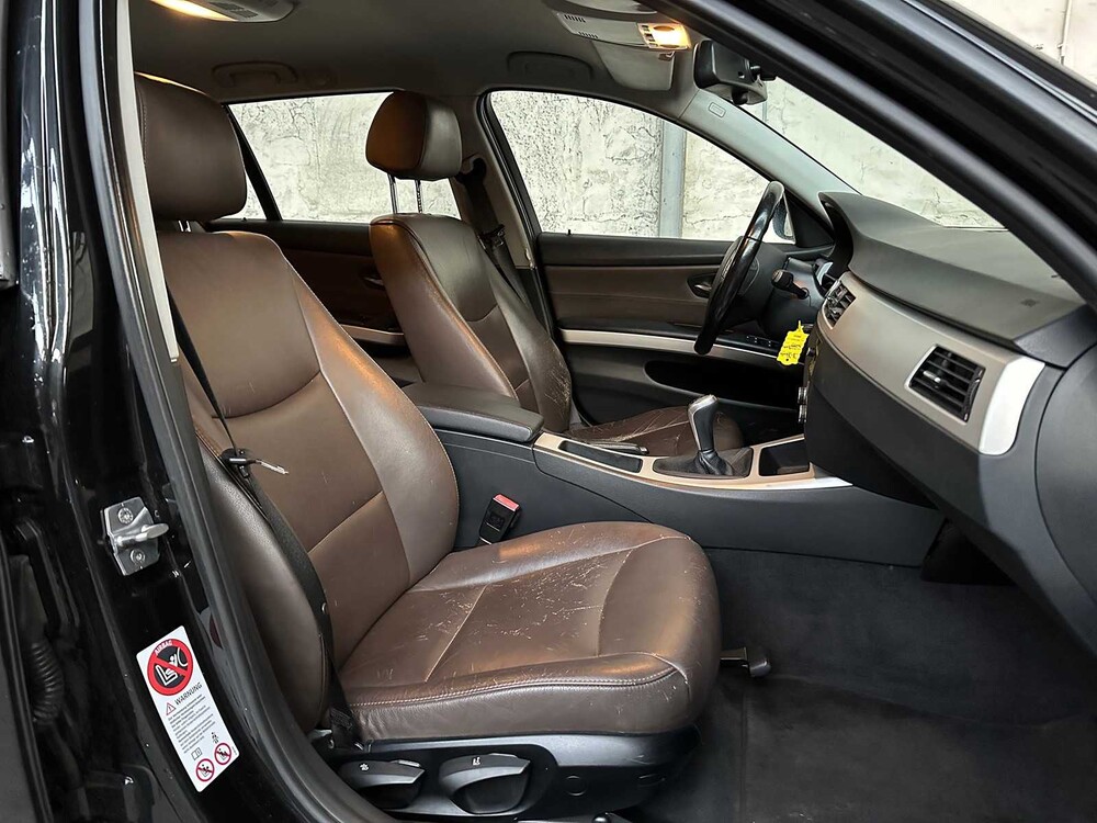 BMW 3 Series Touring 318i Luxury Line 143hp 2011, 05-XBL-8