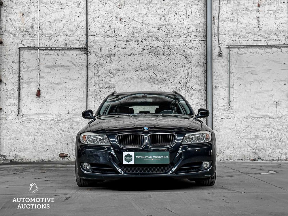 BMW 3 Series Touring 318i Luxury Line 143hp 2011, 05-XBL-8