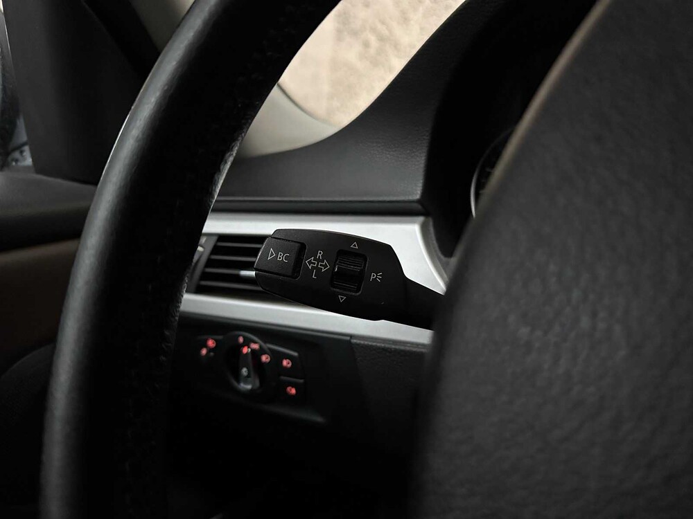 BMW 3 Series Touring 318i Luxury Line 143hp 2011, 05-XBL-8