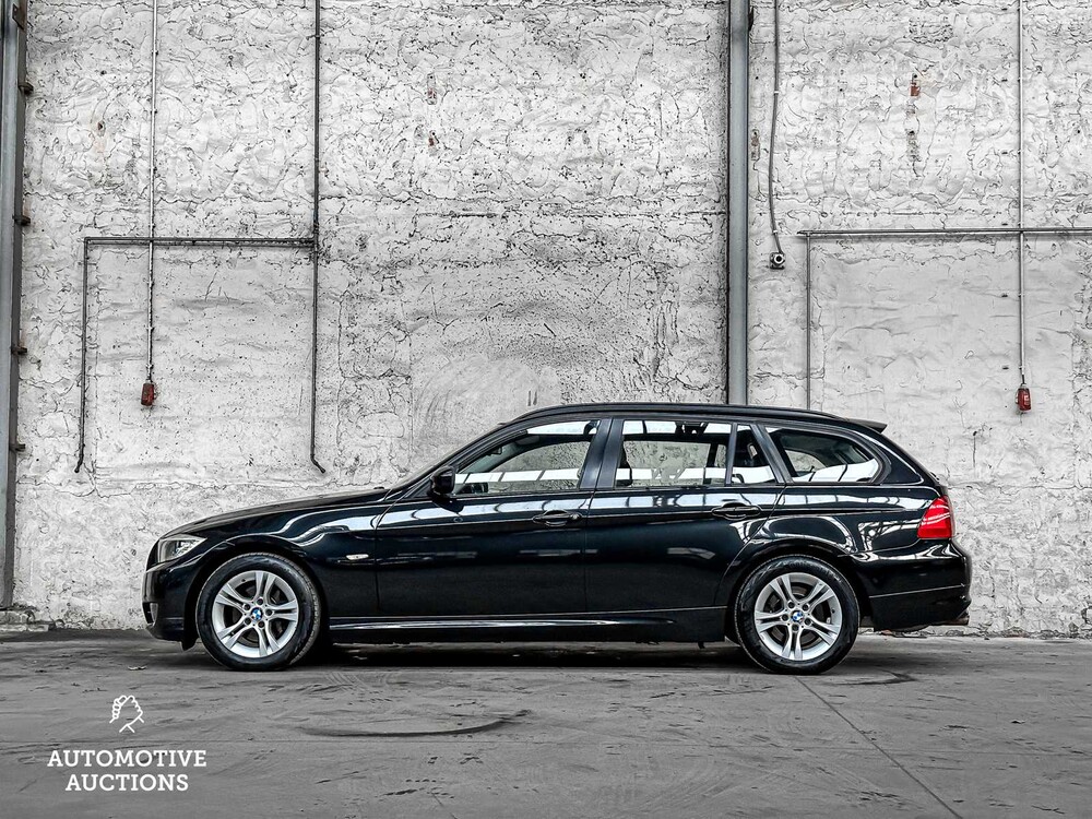 BMW 3 Series Touring 318i Luxury Line 143hp 2011, 05-XBL-8