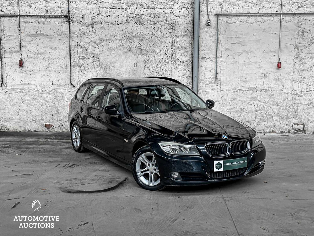 BMW 3 Series Touring 318i Luxury Line 143hp 2011, 05-XBL-8