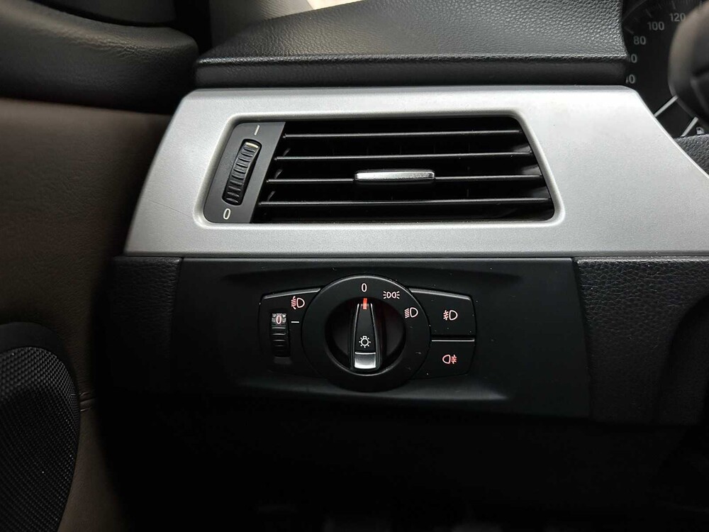 BMW 3 Series Touring 318i Luxury Line 143hp 2011, 05-XBL-8