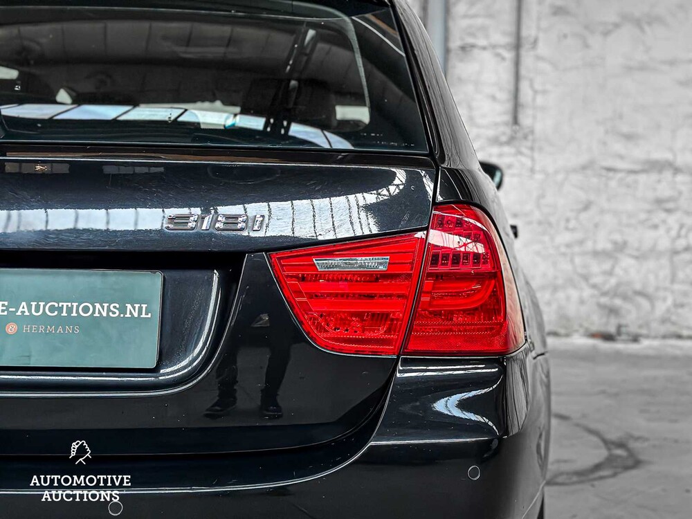 BMW 3 Series Touring 318i Luxury Line 143hp 2011, 05-XBL-8