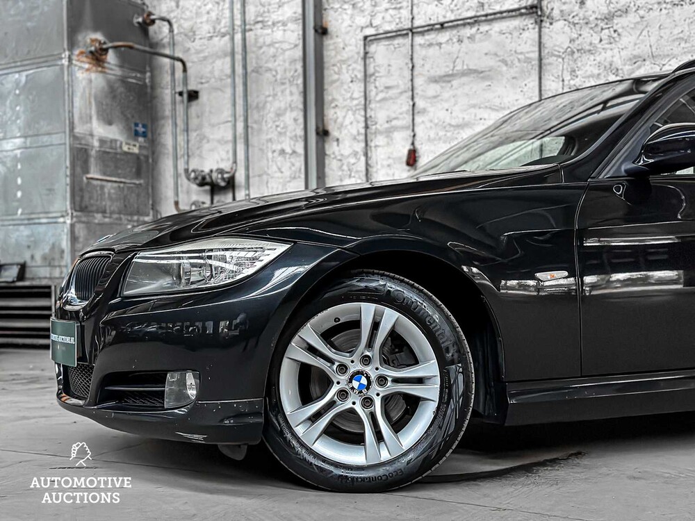 BMW 3 Series Touring 318i Luxury Line 143hp 2011, 05-XBL-8