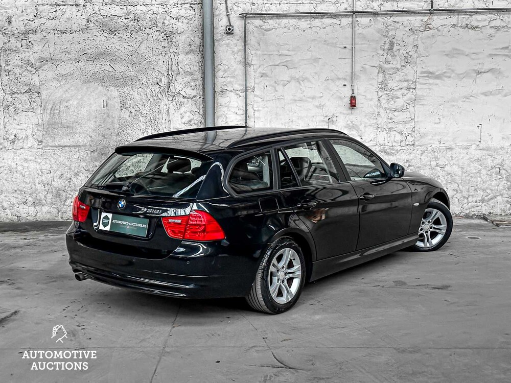 BMW 3 Series Touring 318i Luxury Line 143hp 2011, 05-XBL-8