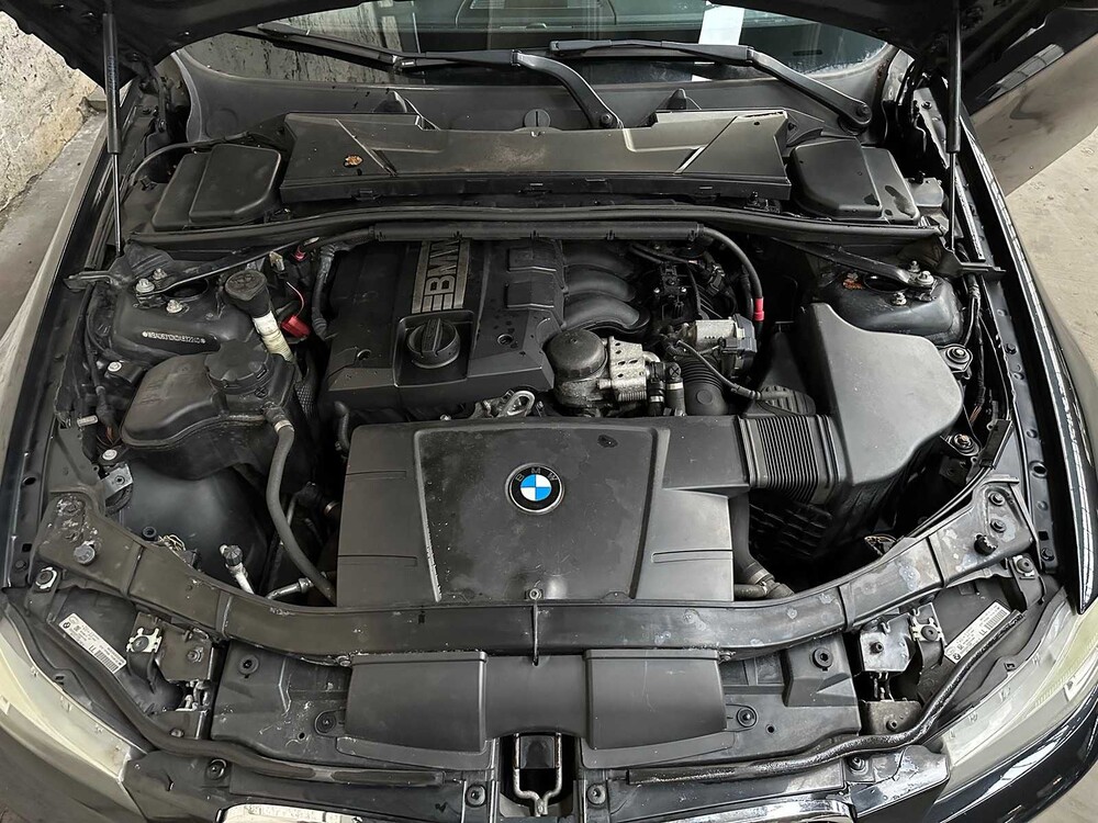 BMW 3 Series Touring 318i Luxury Line 143hp 2011, 05-XBL-8