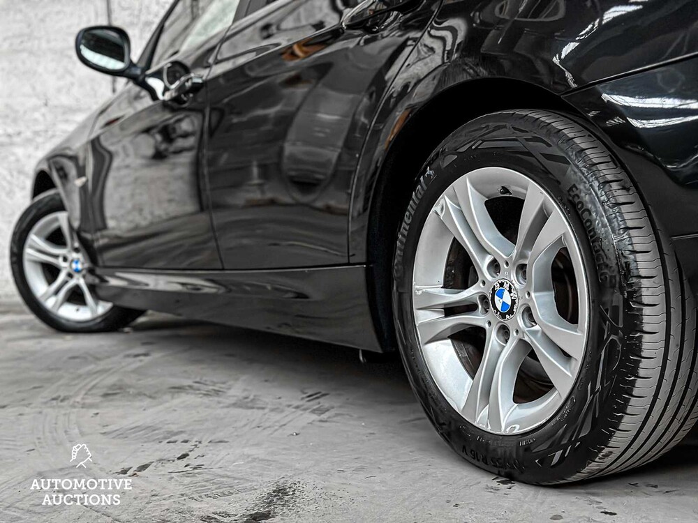 BMW 3 Series Touring 318i Luxury Line 143hp 2011, 05-XBL-8