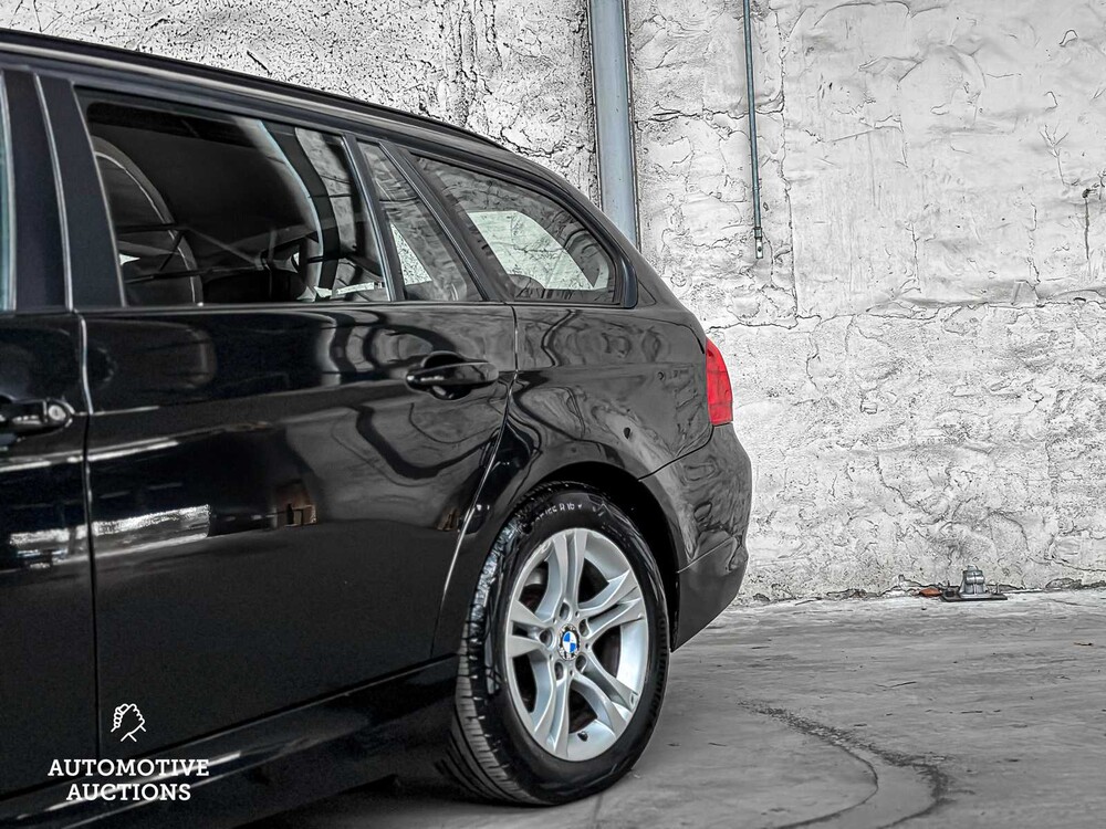 BMW 3 Series Touring 318i Luxury Line 143hp 2011, 05-XBL-8