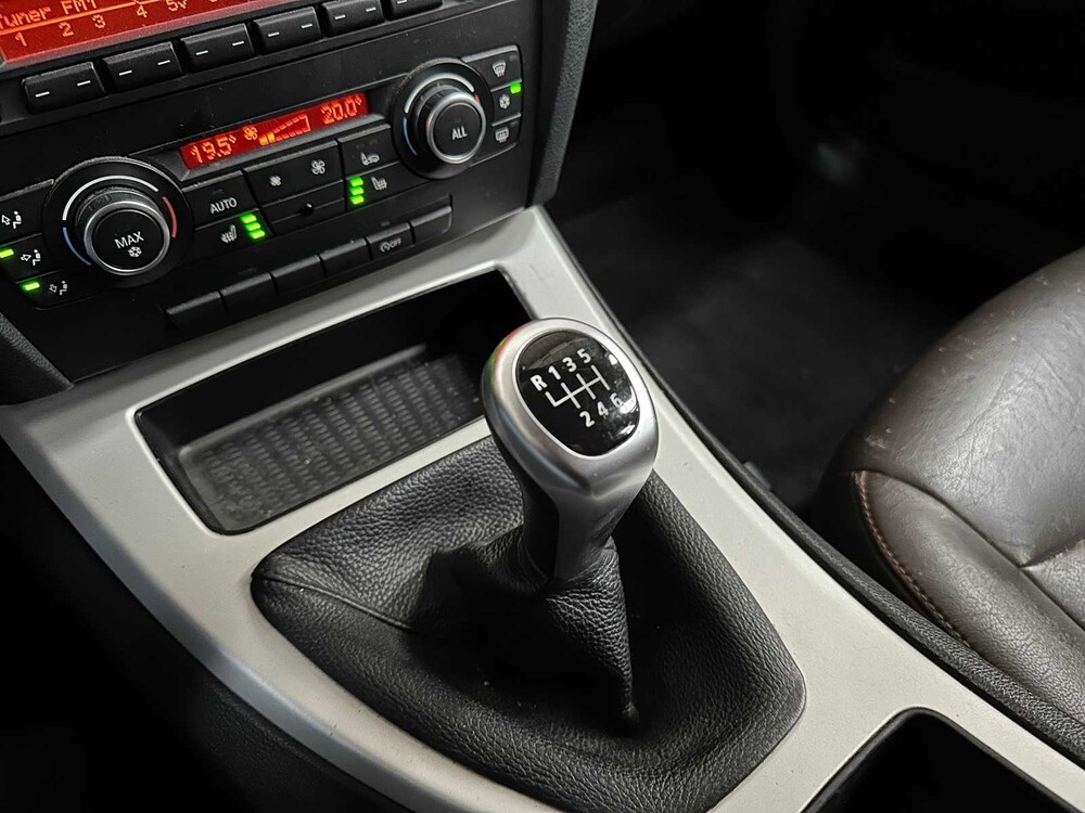 BMW 3 Series Touring 318i Luxury Line 143hp 2011, 05-XBL-8